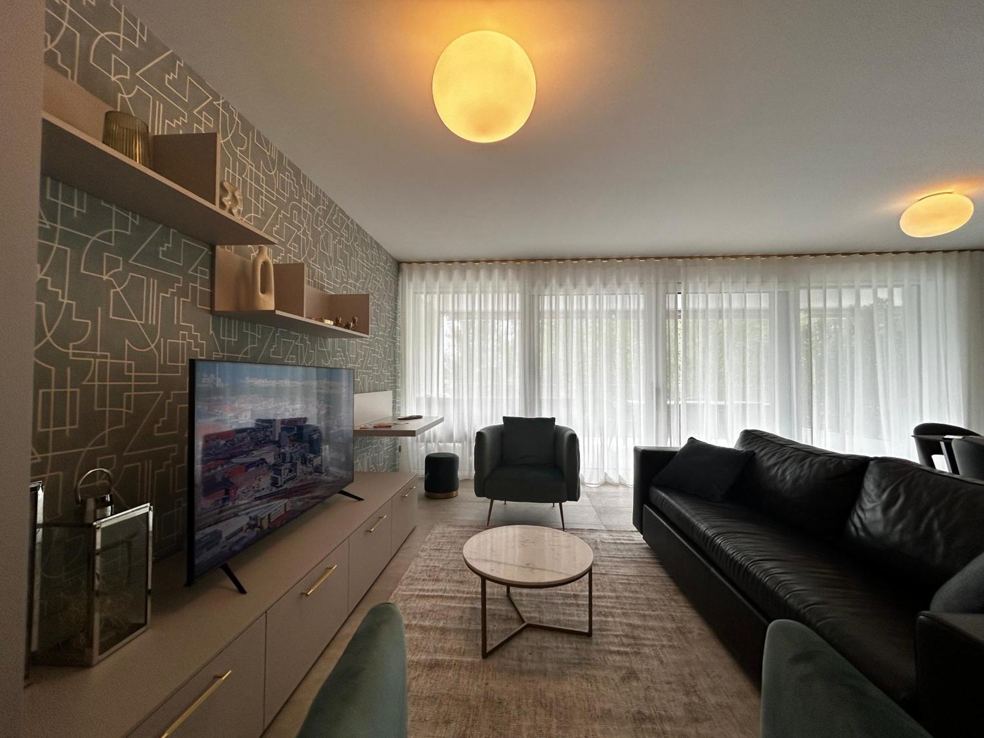 Family Apartment, Near The Whit Private Park Appartement