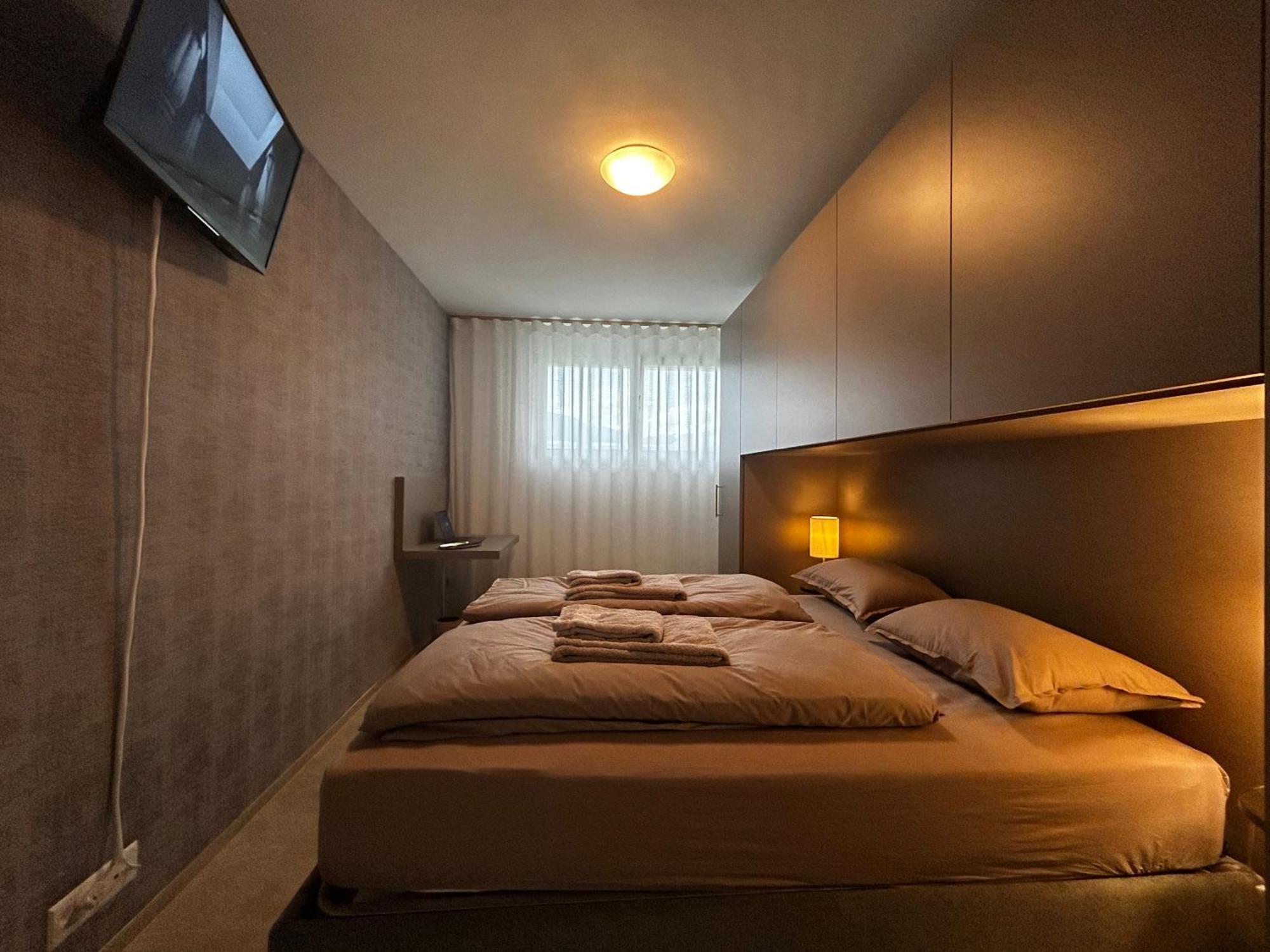 Family Apartment, Near The Whit Private Park * Locarno